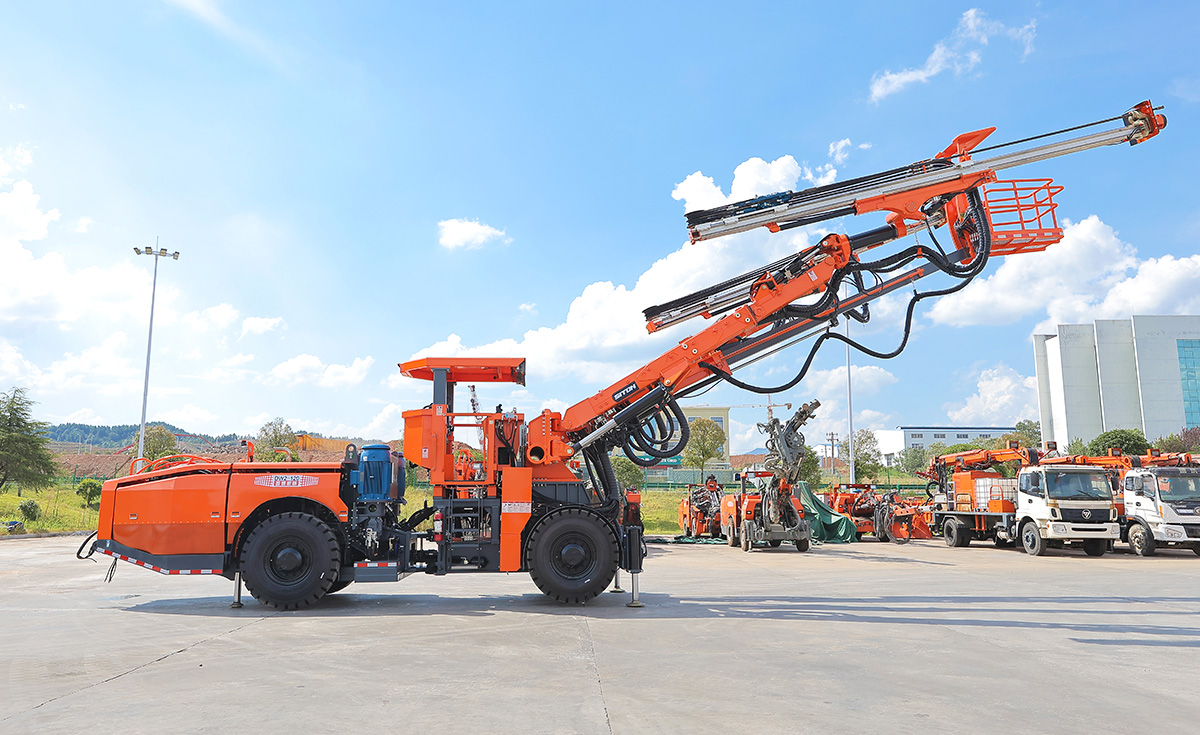 雙臂(液壓)鑿巖臺車